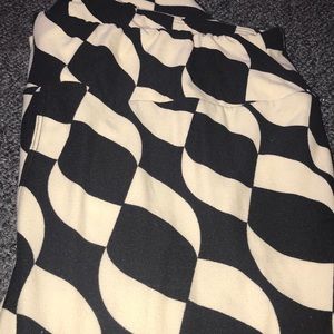 Black and cream Lularoe TC leggings